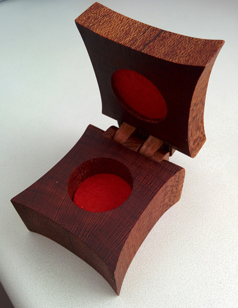 Beefwood Ring Box