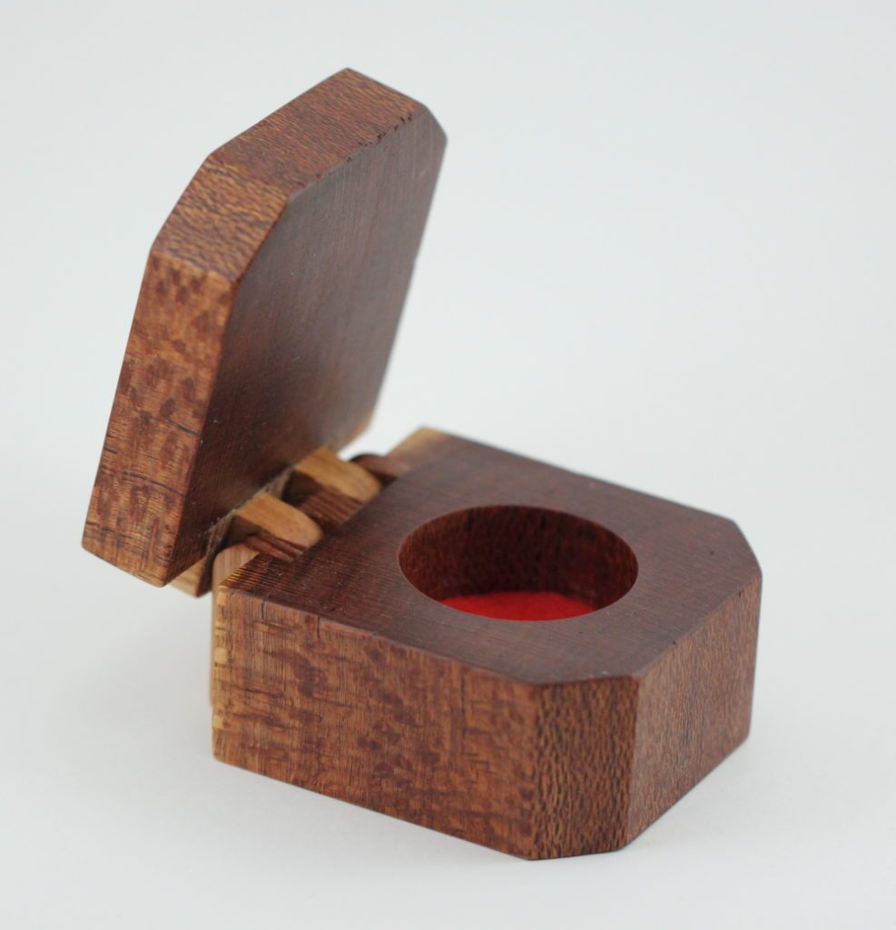 Beefwood Ring Box