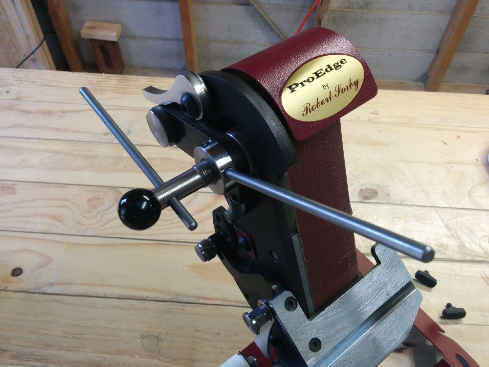 https://www.warawoodshed.com.au/wp-content/uploads/2015/10/robert-sorby-pro-edge-belt-alignment.jpg